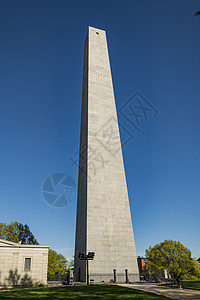 马萨诸塞州波士顿的邦克山纪念碑风景建筑市中心广场历史性天空城市爬坡道蓝色建筑学图片