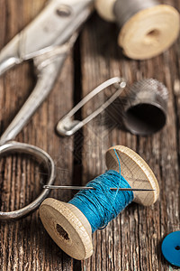 线和缝纫配件裁缝织物棉布配饰桌子工作材料顶针剪刀剪裁图片