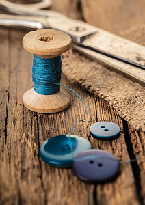 线轴和按钮爱好工艺手工棉布针线活维修剪裁工具桌子工作图片