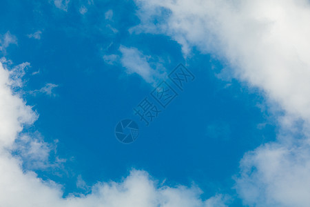 天空中的云层自由阳光戏剧性环境风景天堂蓝色飞行空气太阳图片