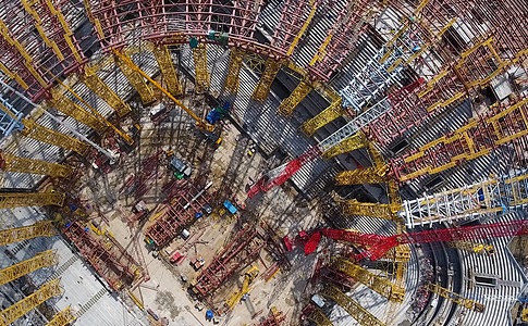 建造体育场的设备 a 运动场的建筑设备框架工程天空运动城市机械旅行摩天大楼生长活动图片