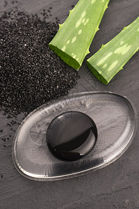 黑色木炭面罩 装有 aloe vera身体黏土黑头面具老化化妆品煤炭物质清洁活性图片