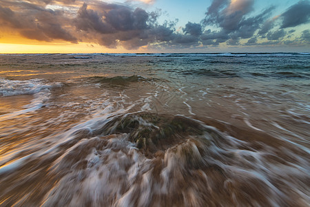 Kauai夏威夷海滩日落海湾运动海岸支撑热带海浪旅行阳光太阳波浪图片