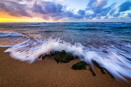 Kauai夏威夷海滩日落旅行岛屿海湾热带海浪游客支撑天空绿洲波浪图片
