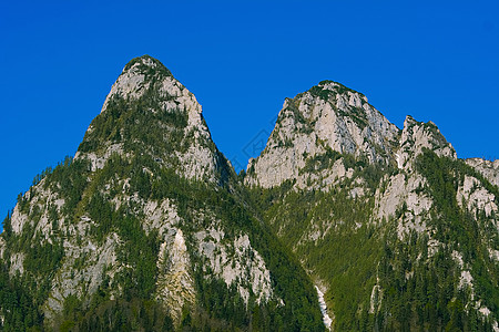 罗马尼亚布塞吉山岩石英雄高地十字石质顶峰爬坡山脊山脉山坡图片