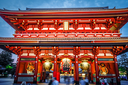 日本东京Sensoji寺庙Kaminarimon门和灯灯 日本东京灯光宗教城市地标入口观音神社旅行崇拜宝塔图片