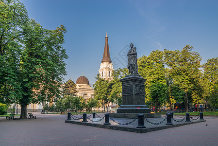 乌克兰敖德萨的跨面大教堂建筑学教会大理石圆顶精神城市建筑雕像正方形柱子图片