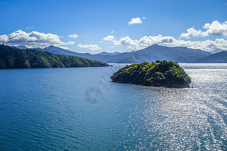 新西兰海岸渡船蓝天农村蓝色海岸线森林峡湾风景海滩图片