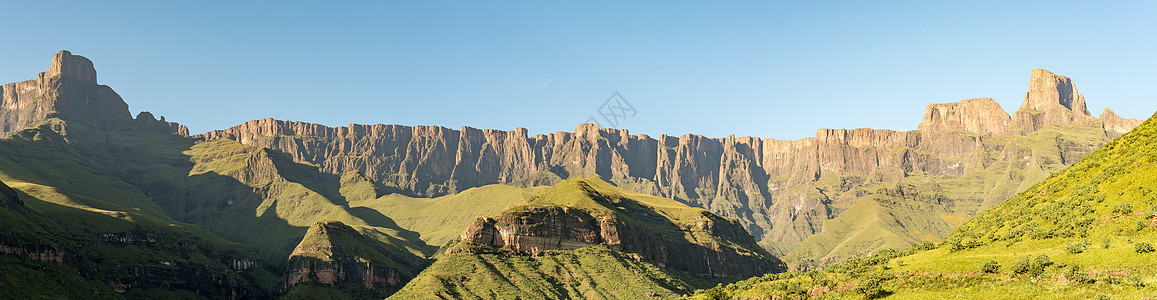 的安菲剧院视图农村阳光峡谷爬坡地质学蓝色旅行风景棕色悬崖图片