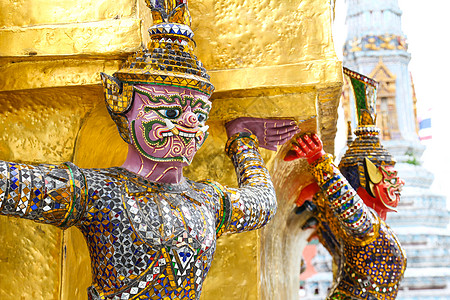 的恶魔守护者 翡翠佛寺旅游金子佛塔监护人地标城市宝塔寺庙宗教皇家图片