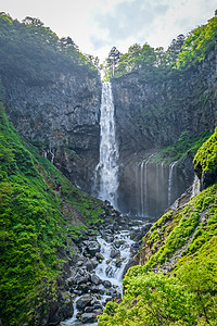 Kegon瀑布 日本Nikko悬崖季节岩石日光地标溪流叶子风景旅游旅行图片