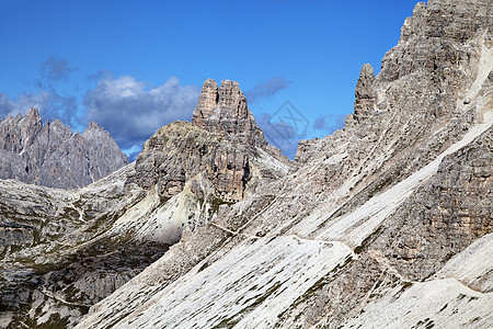 多洛米山脉地貌岩石旅游假期旅行农村高山天空远足顶峰风景图片