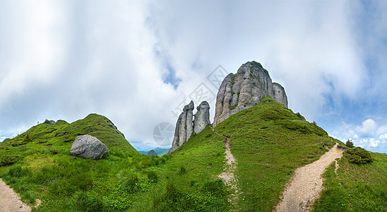 夏季天文山的全景和岩层图案晴天风景天空旅行顶峰公园远足旅游小路森林图片