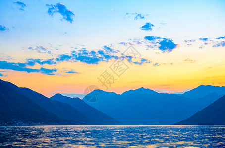黑山博卡-科托尔斯卡湾的全景图片