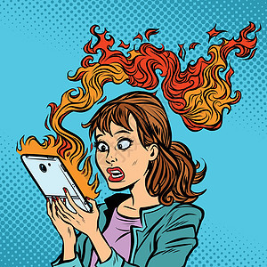 女人用燃烧的电话 热电讯 电池发光图片