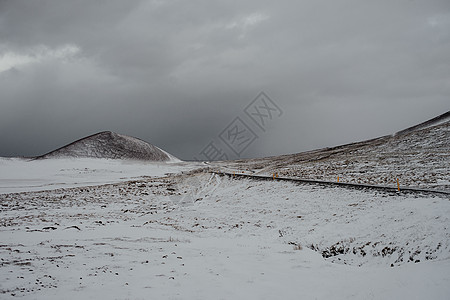 冰岛的雪地景观图片