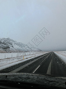 一条冰岛公路柏油农村假期气候旅游季节地形风景吸引力基础设施图片