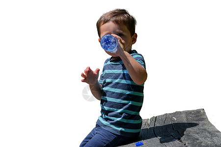 口渴的小男孩乐趣泉水水瓶干旱生活方式快乐闲暇矿泉水冷饮蒸馏水图片