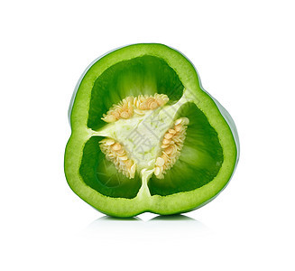 白纸上隔离的切片绿胡椒饮食辣椒白色食物蔬菜绿色图片