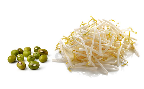 白背景上的豆芽和豆蔬菜豆类粮食种子大豆绿色发芽食物生长白色图片