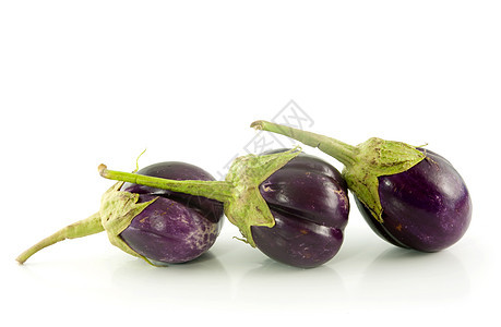 白上孤立的茄子饮食杂货店生态圆形烹饪生产食物紫色维生素美食图片
