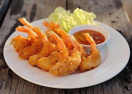 炸虾动物美食海鲜摄影油炸贝类用餐盘子状态健康饮食图片