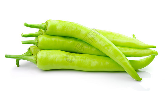 白纸上绿色热辣辣椒辣椒胡椒文化蔬菜烹饪食物香料植物红色香肠厨房图片