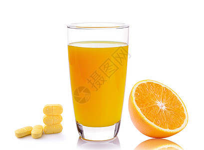 全杯橙汁和维生素C药丸 在Whit隔离茶点果汁橙子食物叶子饮料水果绿色饮食器皿图片