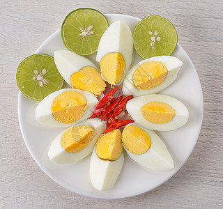 煮鸡蛋辣味沙拉 泰国菜饮食烹饪盘子食物胡椒辣椒蔬菜午餐白色美食图片