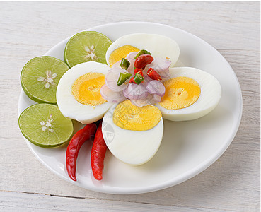 煮鸡蛋辣味沙拉 泰国菜胡椒蔬菜美食辣椒盘子食物白色饮食午餐烹饪图片