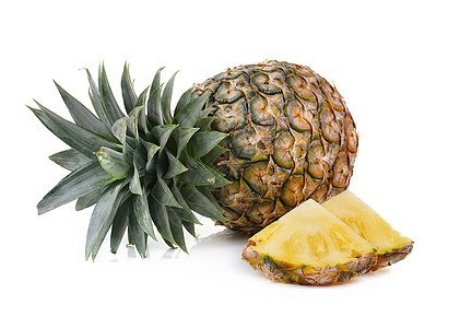 白色背景上的菠萝小吃绿色营养食物凤梨水果美食甜点饮食橙子图片