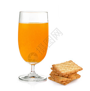 白色背景上的饼干和橙汁crooker水果面包玻璃饮食营养橙子黄色食物棕色早餐图片