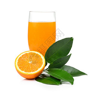 白底绝缘的橙汁和橙汁黄色树叶食物橙子白色玻璃绿色饮食饮料水果图片