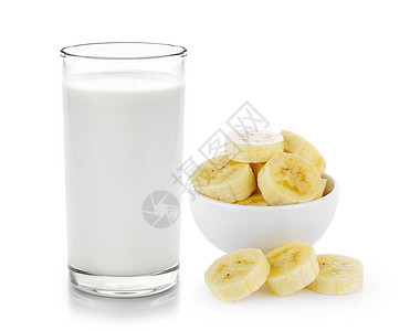 白色背景上隔绝的玻璃牛奶和香蕉饮料饮食食物果汁黄色水果营养甜点图片
