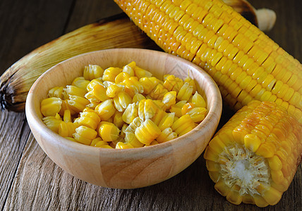 木质的麦子碗黄色炙烤烧烤黄油食物蔬菜盘子玉米棒子图片