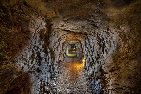 位于西班牙穆尔西亚的著名的La Union矿井内地隧道图片