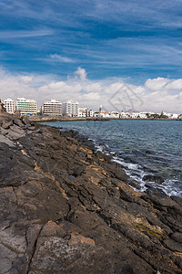 西班牙加那利群岛兰萨罗特的阿雷西法海岸和天线建筑地标港口蓝色长廊太阳建筑学城市游客海洋图片