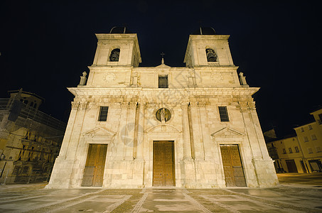 圣玛丽15世纪古老的教堂 位于西班牙卡斯蒂利亚和里昂布里维埃斯卡图片