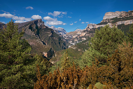 威斯卡的阿尼斯克洛峡谷 西班牙阿拉贡旅行顶峰高山爬坡公园山脉峡谷石头岩石晴天图片
