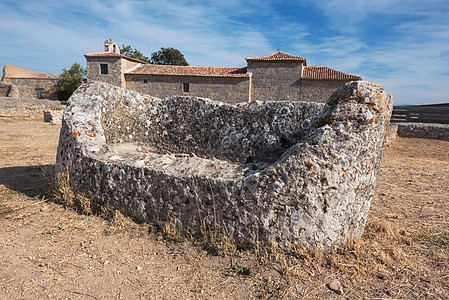 西班牙布尔戈斯古罗马殖民地的废墟考古学树木建筑历史晴天墙壁村庄石头城市遗产图片