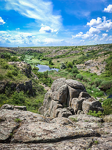 乌克兰阿克托沃峡谷和魔鬼谷的景观差距爬坡风景岩石峡谷植物戏剧性旅行环境石头图片