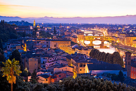佛罗伦萨城景和亚诺河日落风景图片