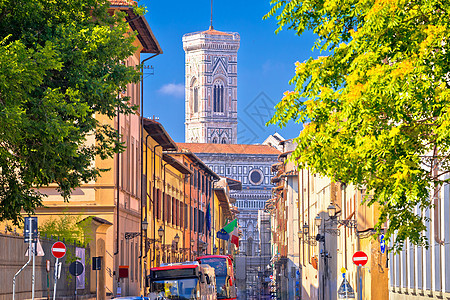 佛罗伦萨和吉奥托钟楼多姿多彩的街道图片