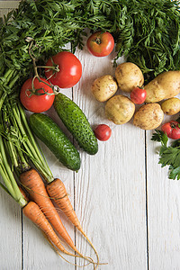 新鲜种植的生蔬菜食物橙子植物胡椒桌子茄子饮食农业营养叶子图片