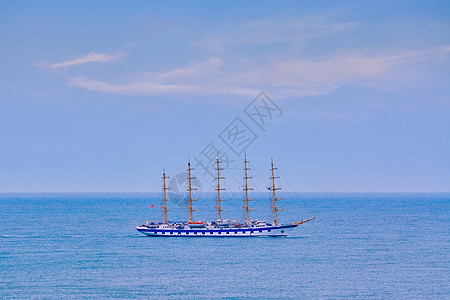 大帆船船舶货运码头航行彩虹地平线外海水族馆公海海洋背景图片