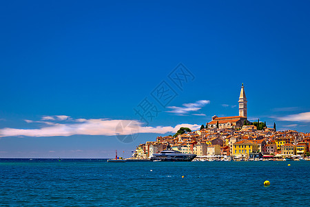 Rovinj 古代建筑城和海滨观点日落斑点海洋城市蓝色港口石头海岸街道建筑学图片