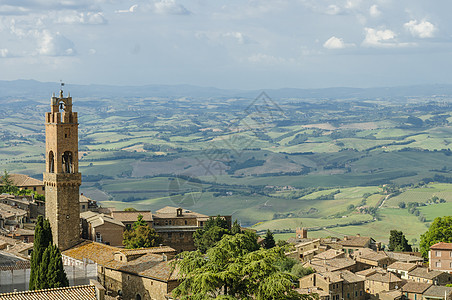 Montalcino和托斯卡尼地貌全景 意大利 欧洲奇诺草地农业场地风景土地农场房子爬坡晴天图片