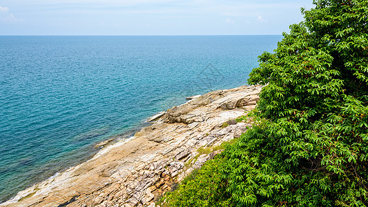 Koh Samui的岩石海岸线和海风景热带环境海景海滩蓝色天空支撑地平线波纹图片