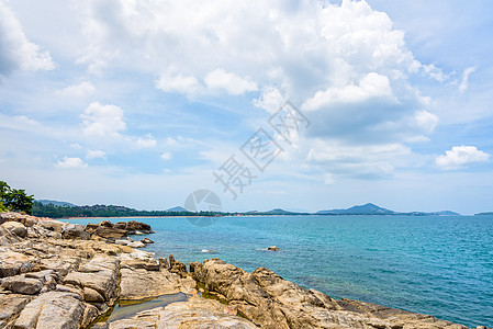 Koh Samui的岩石海岸线和海海景支撑蓝色旅游波纹海浪旅行环境海滩石头图片