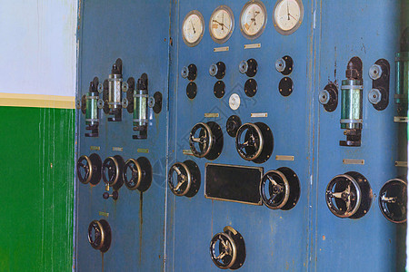 旧电源控制柜图片